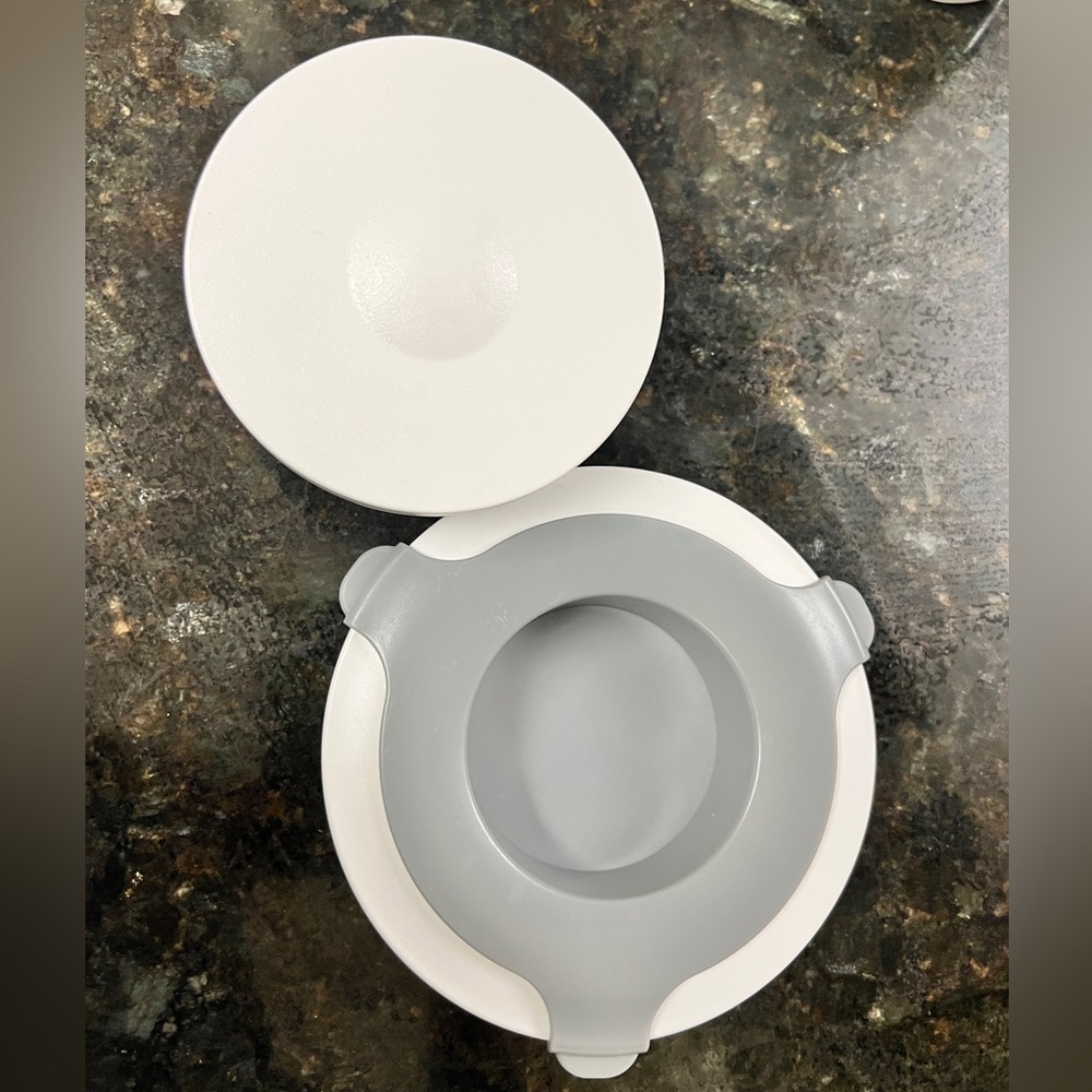 The Pampered Chef burger and slider press